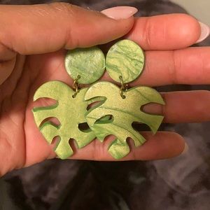 Monstera leaf polymer clay earrings